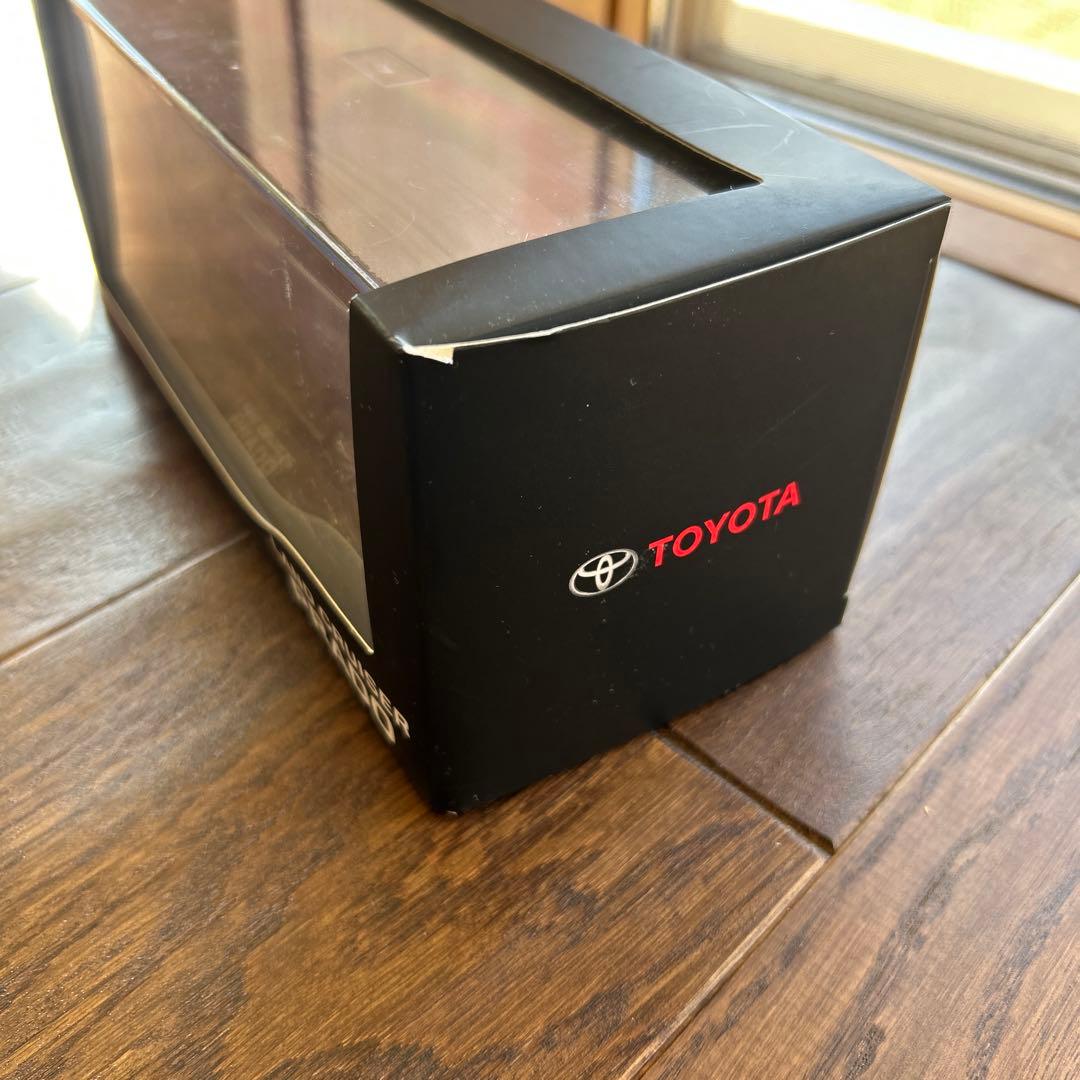 ランドクルーザー　￼プラド　ミニカー　30分の1スケール　ダイキャスト製