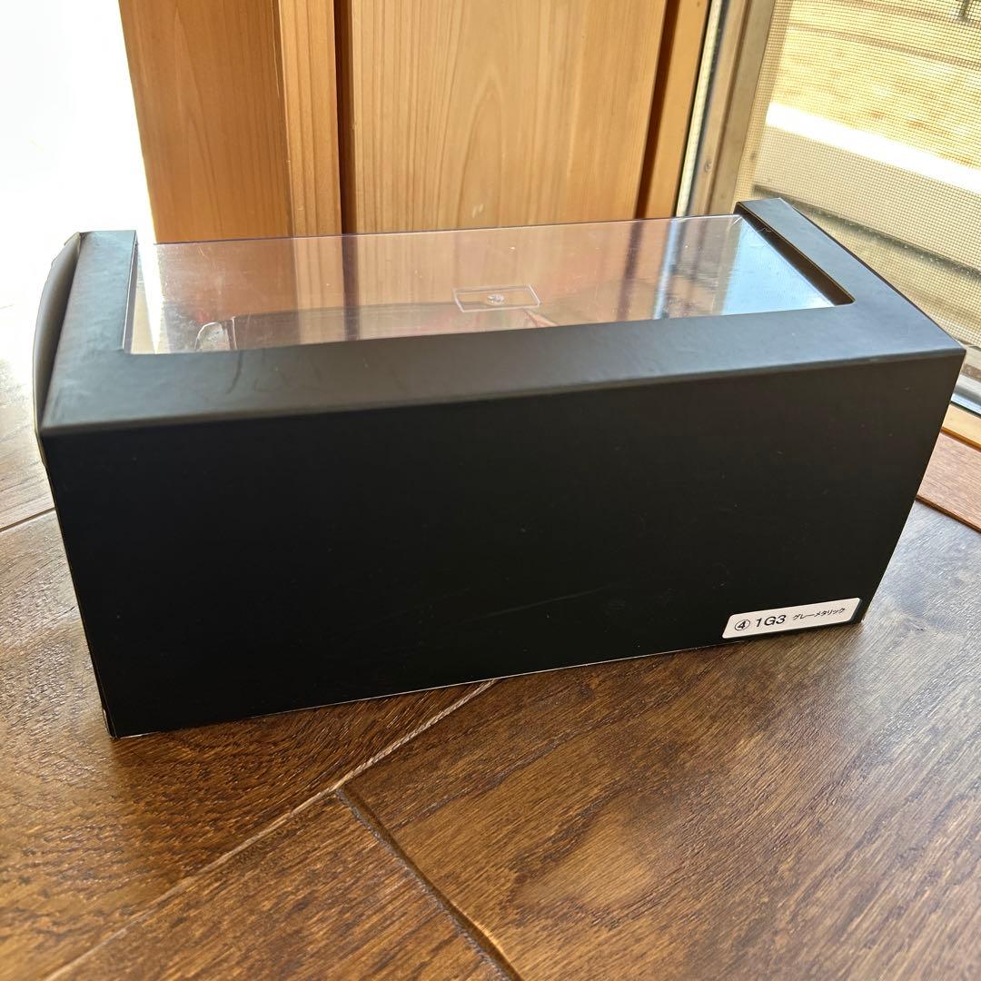 ランドクルーザー　￼プラド　ミニカー　30分の1スケール　ダイキャスト製