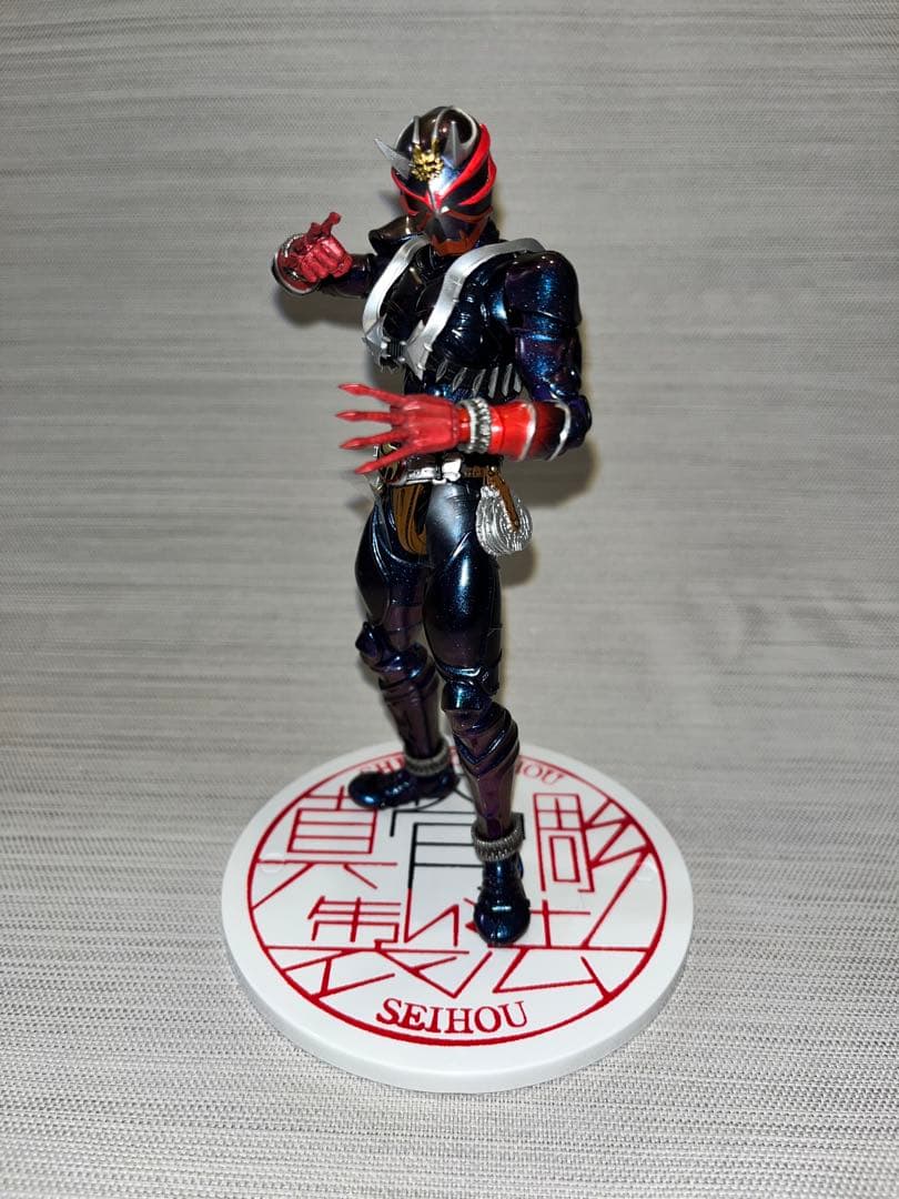 S.H.Figuarts（真骨彫製法） 仮面ライダー響鬼 10th Ver＆鬼爪