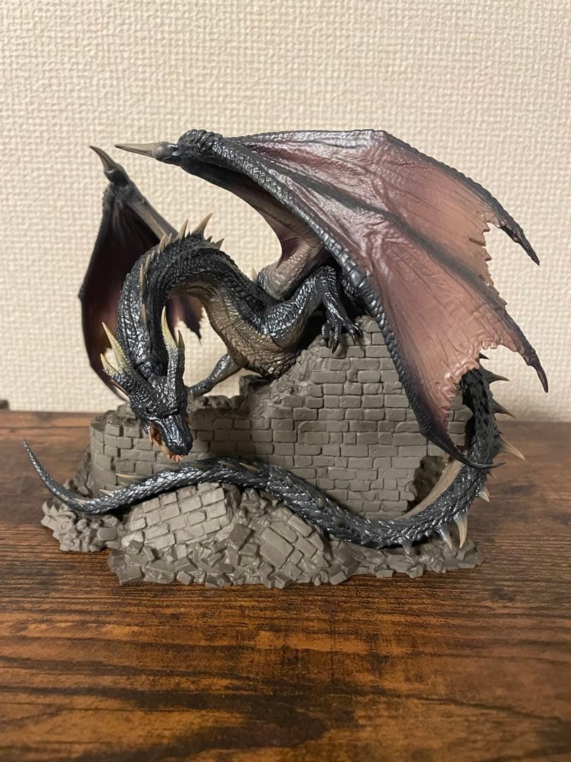 一番くじ　ミラボレアス　ラストワン賞　メタリックカラーver