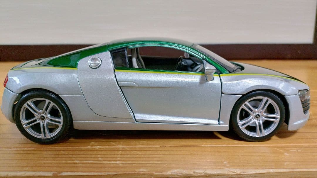 1/18　ミニカー　マイスト　アウディ　R8　V8　ニードフォースピード　ルマン