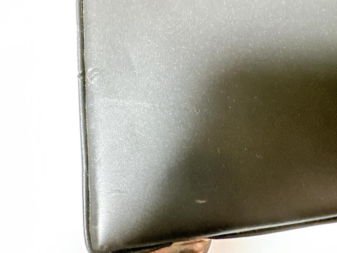 レザーアタッシュケース　丸井で購入・縁と取っ手に傷があります