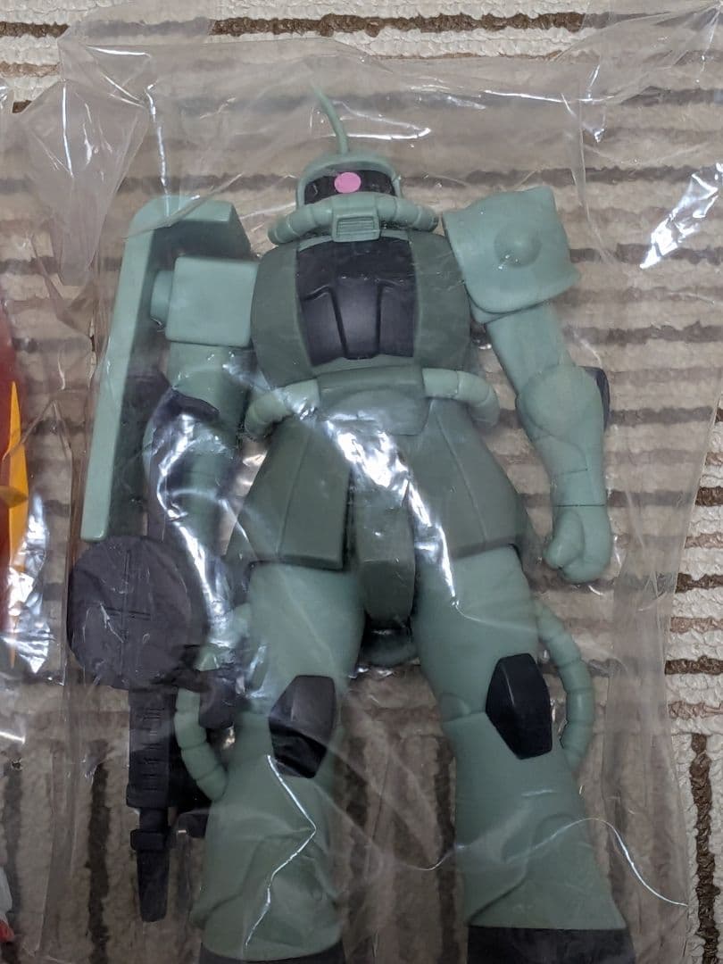 ソフビスーツDXガンダム　量産型ザク　指揮官ザク