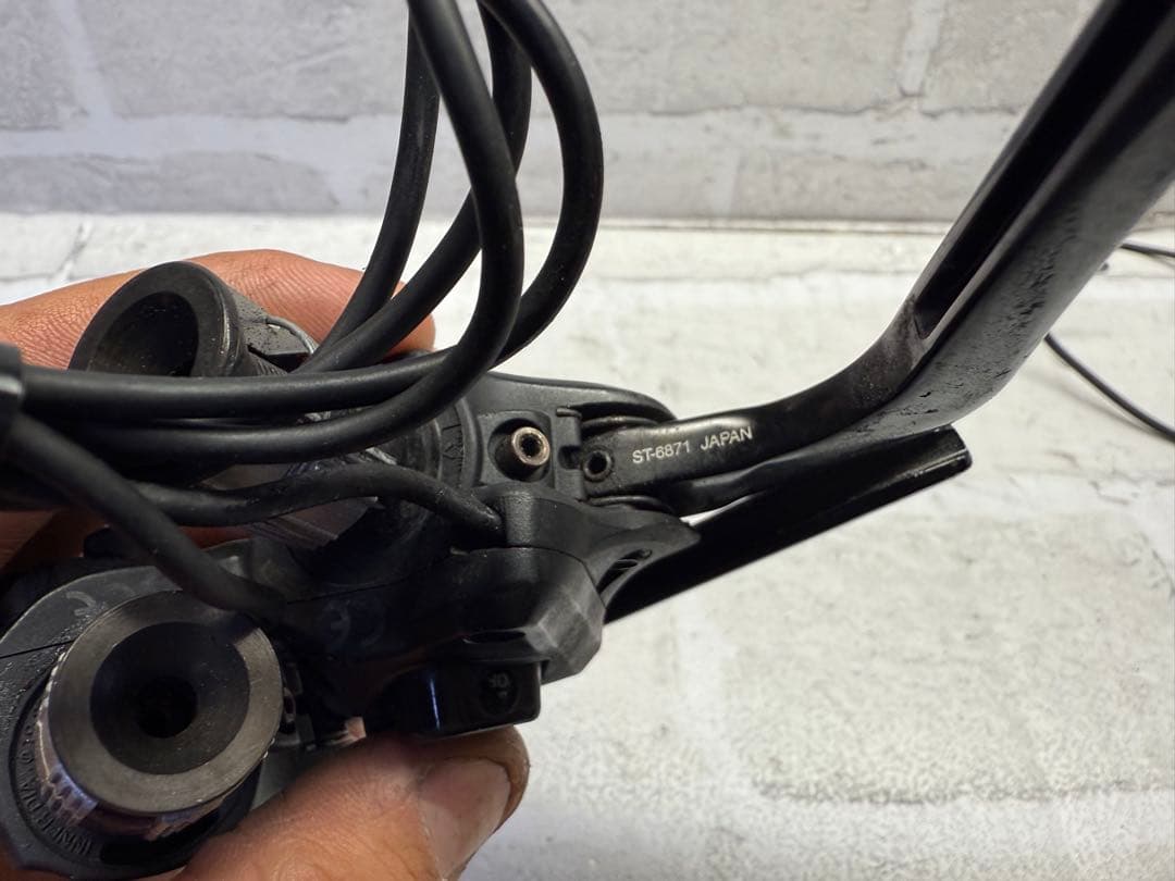 シマノ　アルテグラ6871 di2 ブレーキレバー