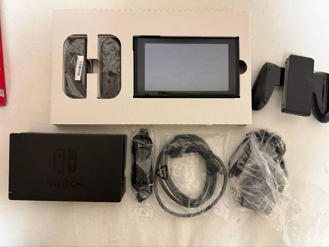 NintendoSwitch 本体　ケース付き