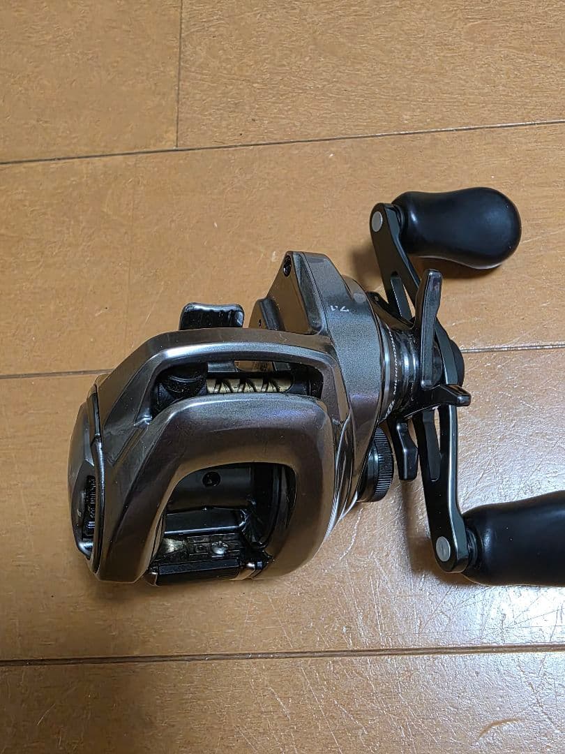 シマノ　18バンタムMGL　HG　右ハンドル