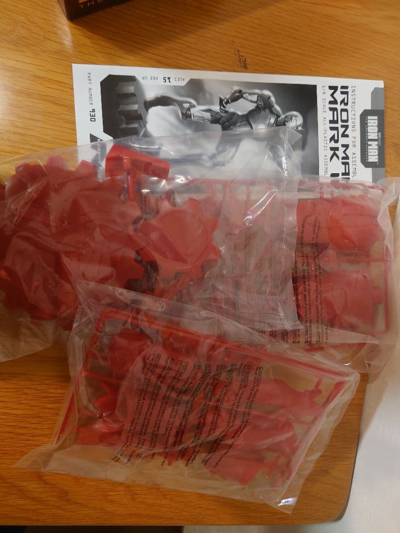 アイアンマン マーク III 1/6スケール 組み立てキット