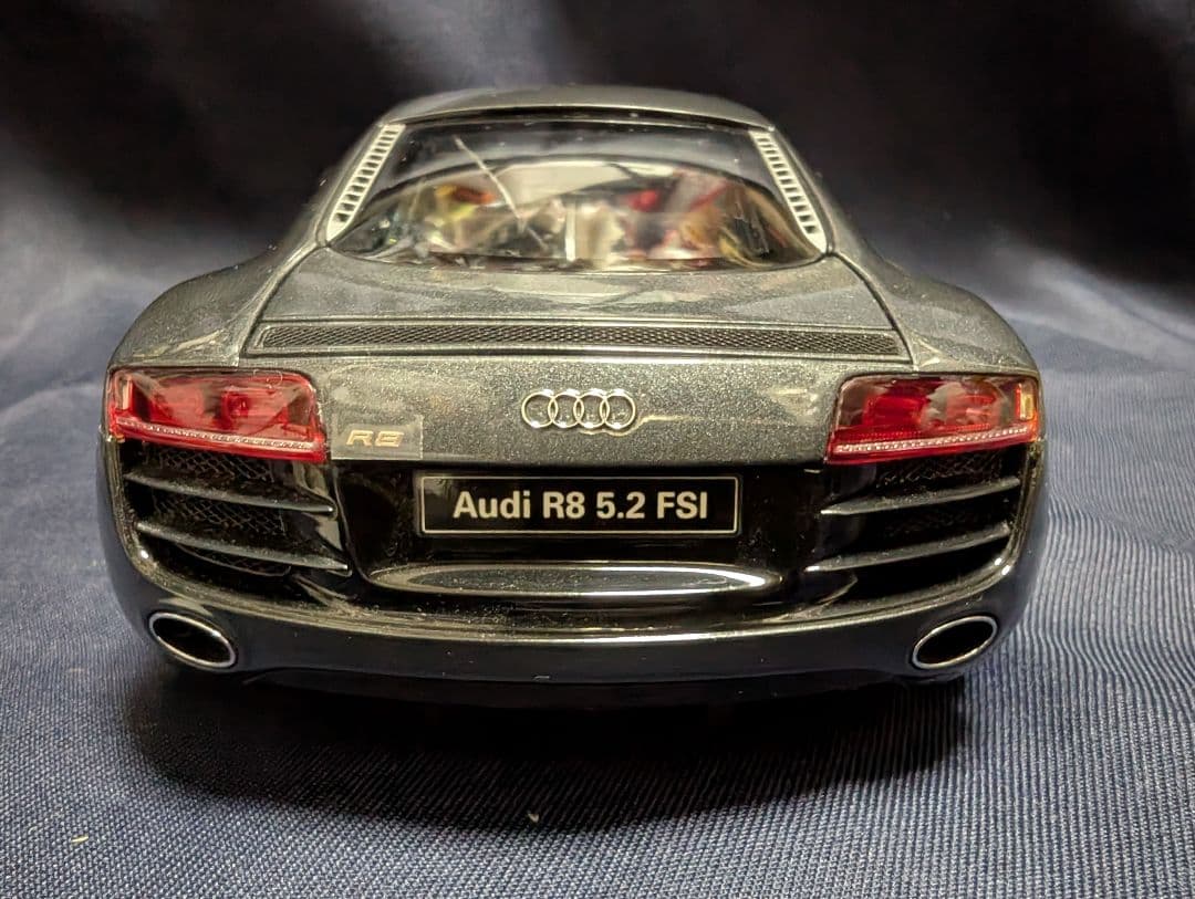 京商　1/18 Audi R8 5.2 FSI quattro 難有り