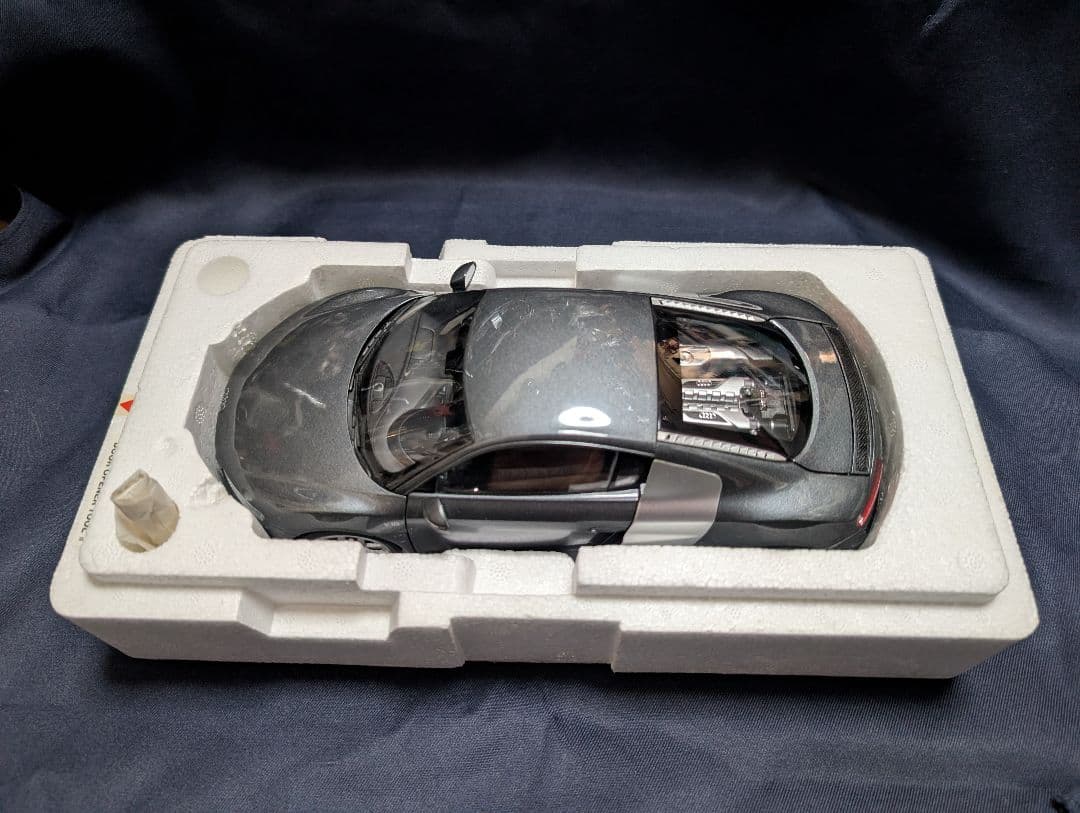 京商　1/18 Audi R8 5.2 FSI quattro 難有り