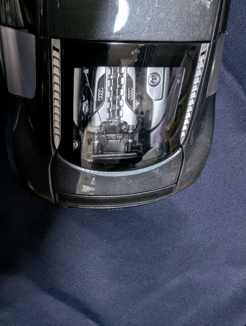 京商　1/18 Audi R8 5.2 FSI quattro 難有り