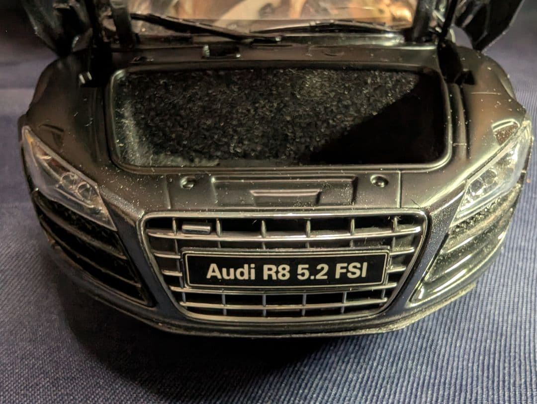 京商　1/18 Audi R8 5.2 FSI quattro 難有り