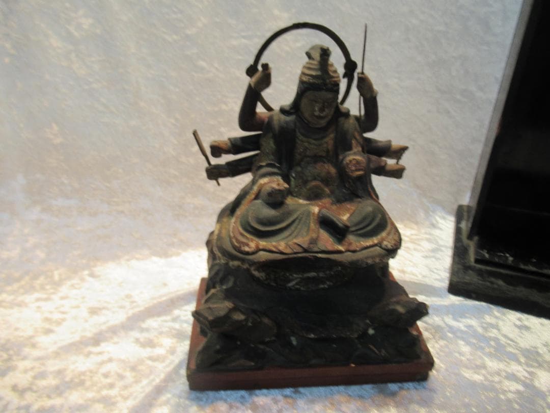 八臂弁財天の像 千手観音　厨子入り　彩色　江戸期