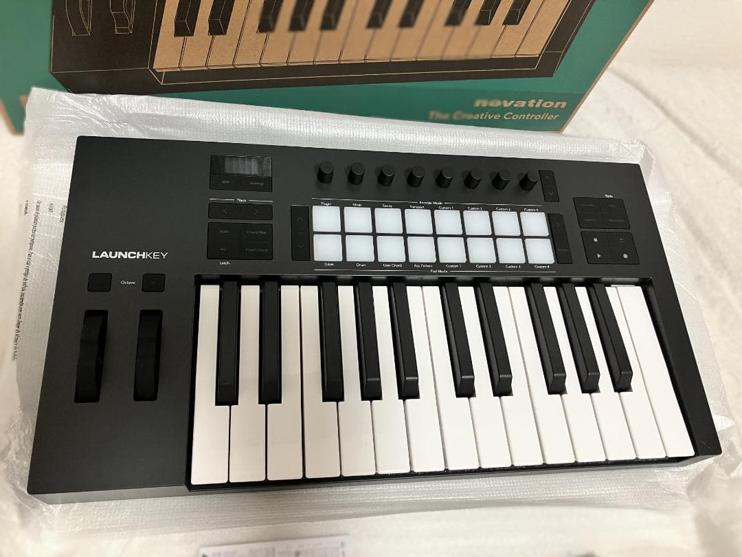 LAUNCHKEY 25 MK4 MIDIキーボード フルサイズ鍵盤