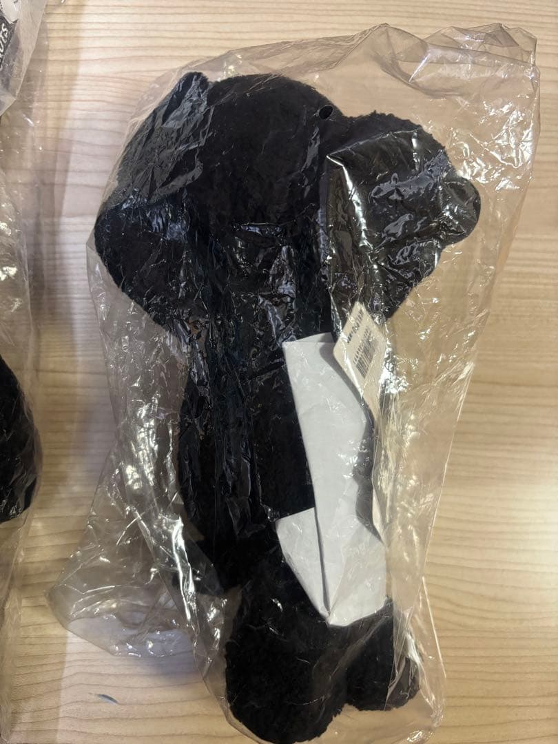 UNIQLO×KAWS×スヌーピーぬいぐるみ　白・黒S・M2個セット