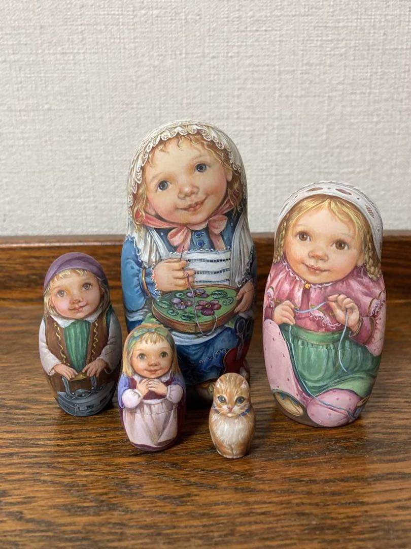 ロシア雑貨☆『刺繍&お裁縫』マトリョーシカ(5P)リダ工房