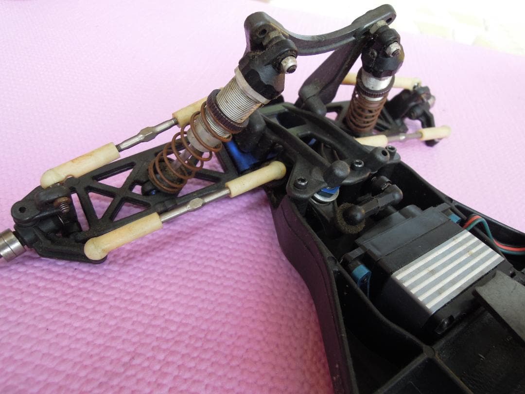 アソシエイテッド　RC10B4