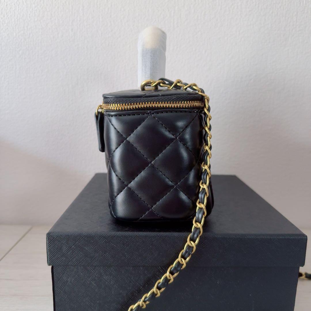 CHANEL ロゴハンドル ショルダーバッグ ノベルティ バニティ