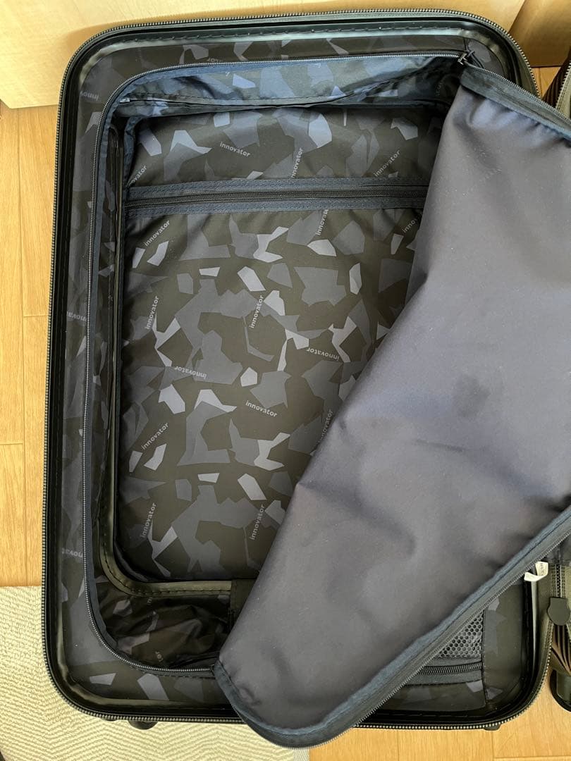 イノベーター INV55 黒｜55L｜付属品あり