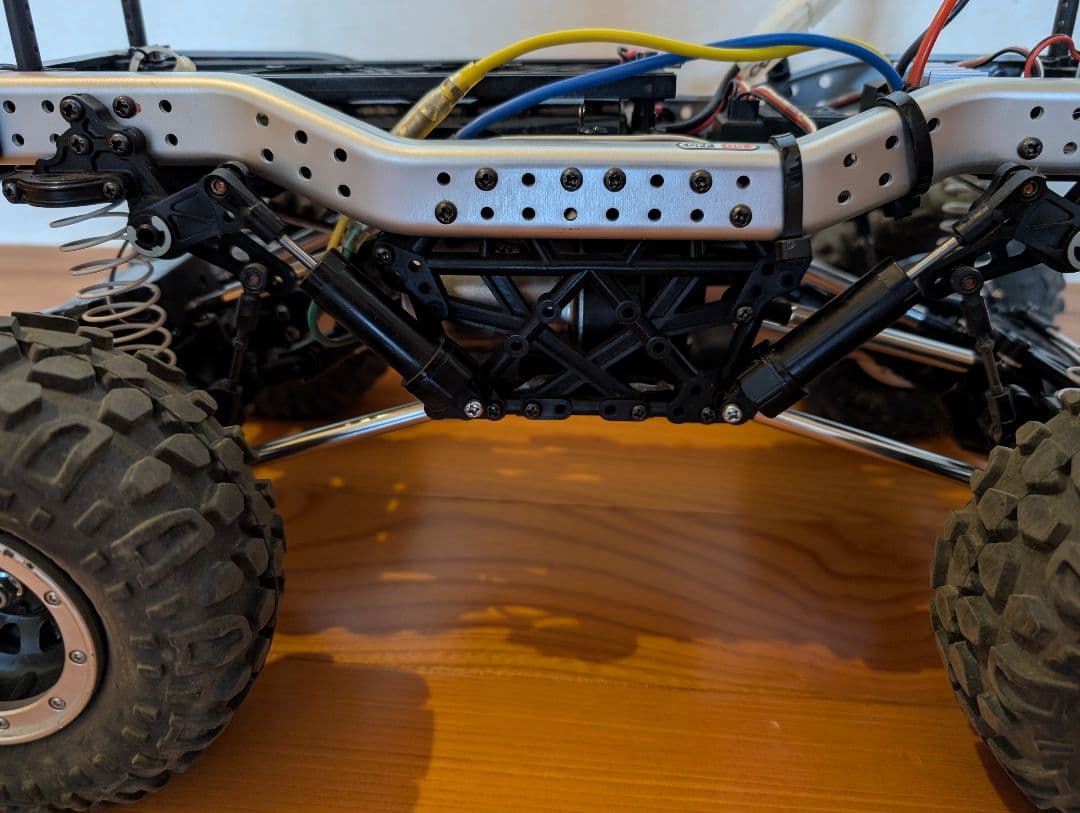 タミヤ　CR-01　 ランドクルーザー40　 純正新品バッテリー、予備タイヤつき