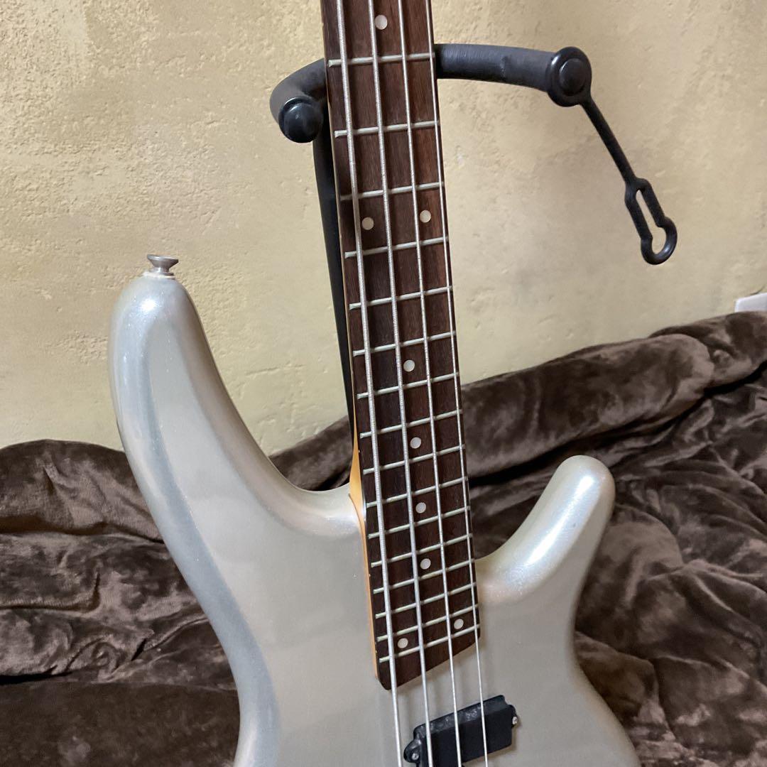 アイバニーズエレキベースギター　４弦　【レアカラー】