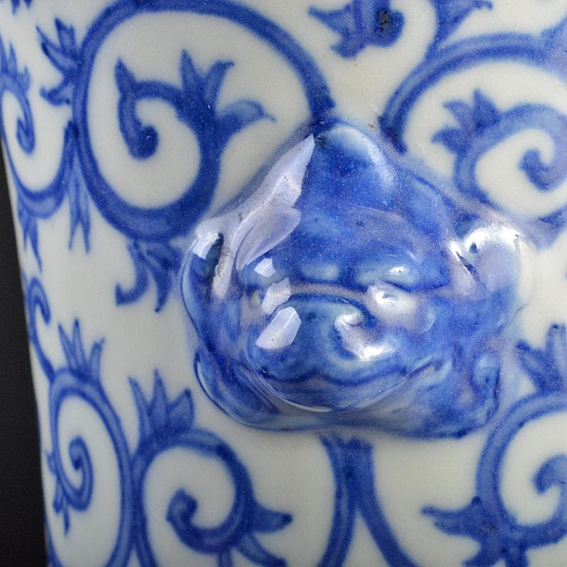 中国　大明萬暦年製款　青花　雲龍唐草文　双耳瓶　V　R7059B