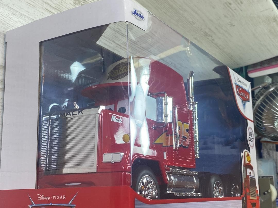 カーズ ミニカー マック トレーラー フィギュア ピクサー 映画グッズ
