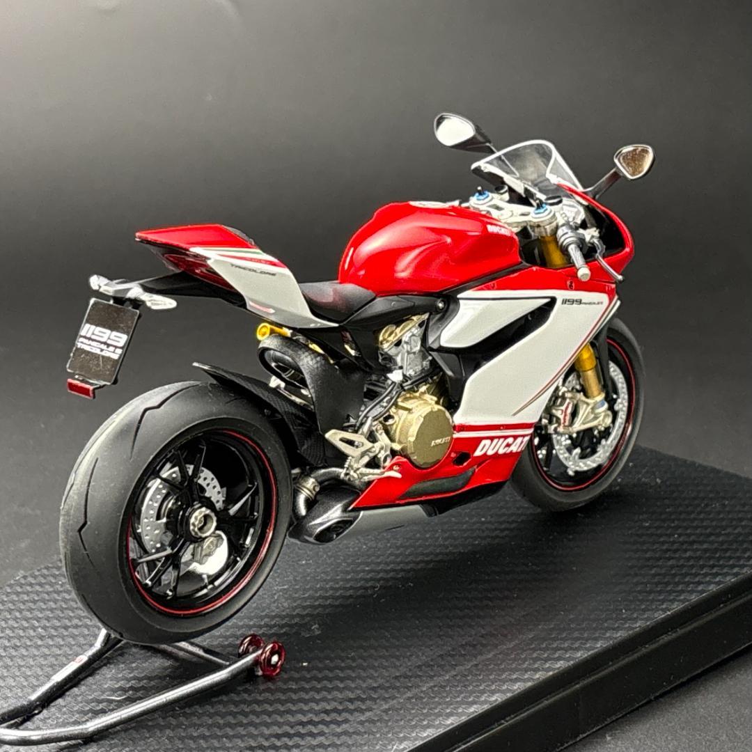 ドゥカティ 1199 パニガーレS トリコローレ（1/12組立完成品）