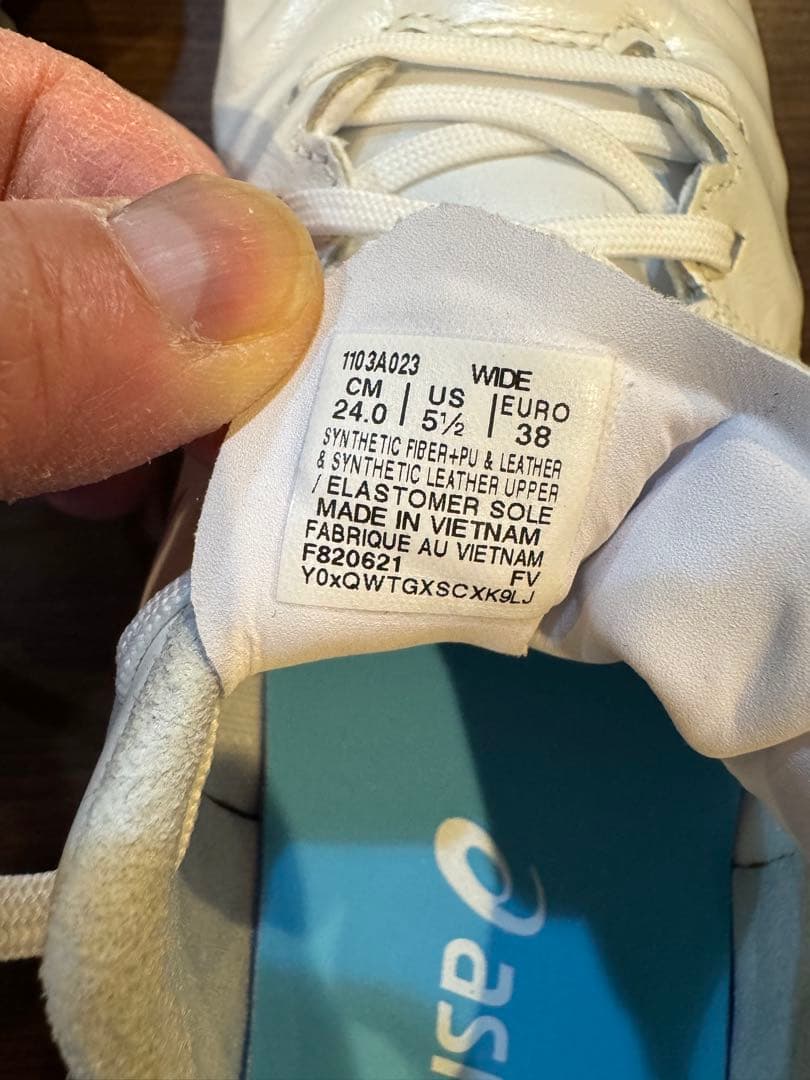 ASICS サッカーシューズ ホワイト