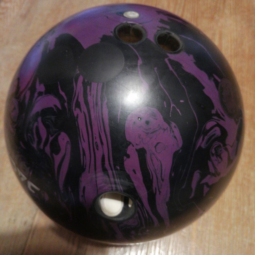 MOTIV ジャッカルゴースト15ポンド　ボウリングボール