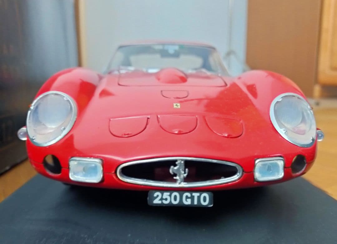 ミニカー Revell Ferrari 250 GTO 1/12