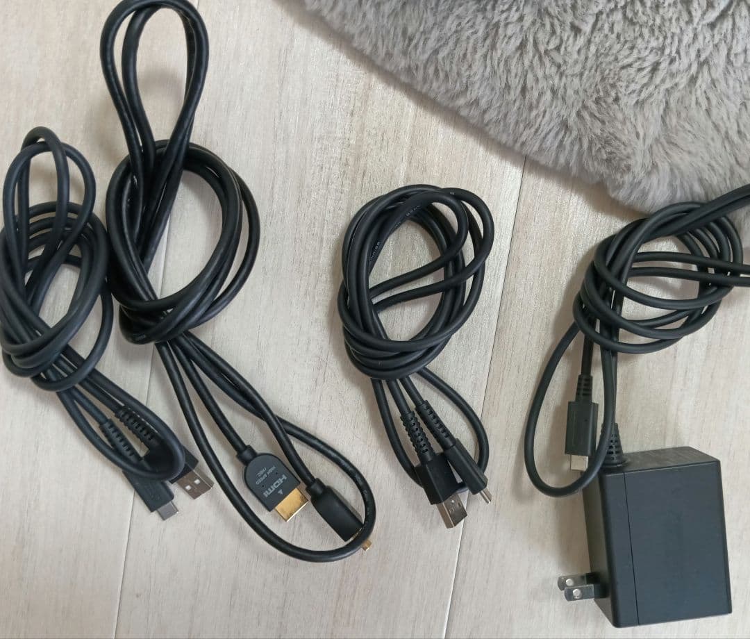 Nintendo Switch 本体 充実の付属品付き