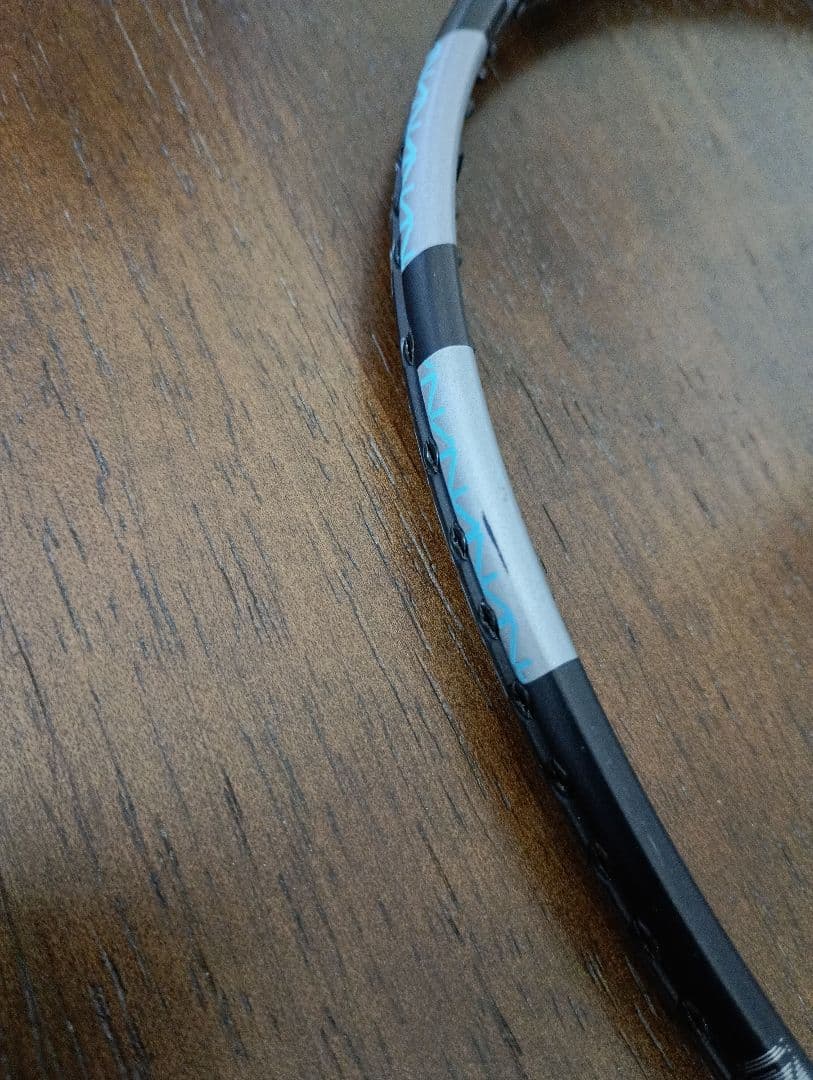 バボラ　アディダス　バドミントンラケット　2本