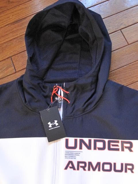 UNDER ARMOUR フード付きジャケット ホワイト/ネイビー
