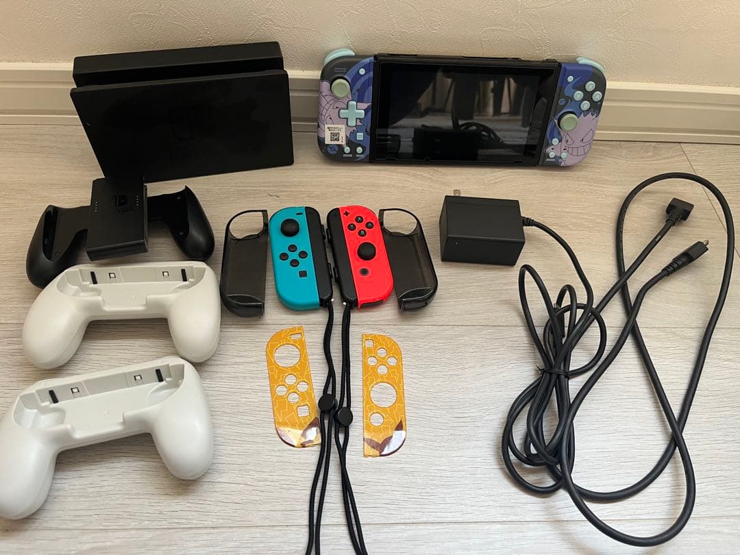 Nintendo Switch 本体＆グリップコントローラーなどおまけ付き