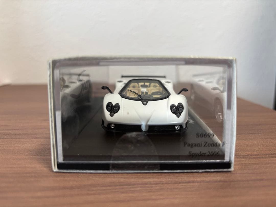 1/43 スパーク パガーニゾンダFロードスター