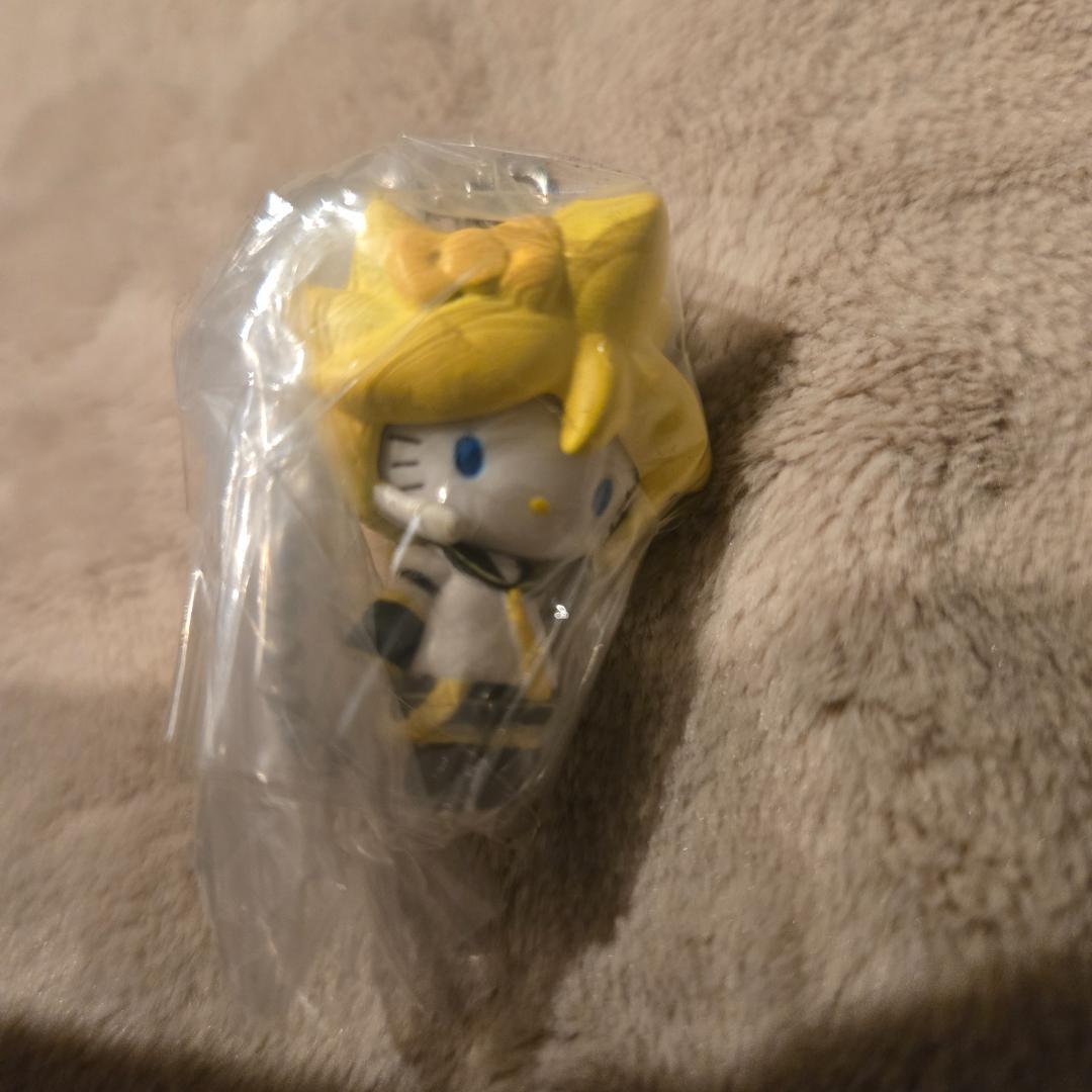 ボカロ　初音ミク　鏡音レン　キティ　ボールチェーン　マスコット　3個セット