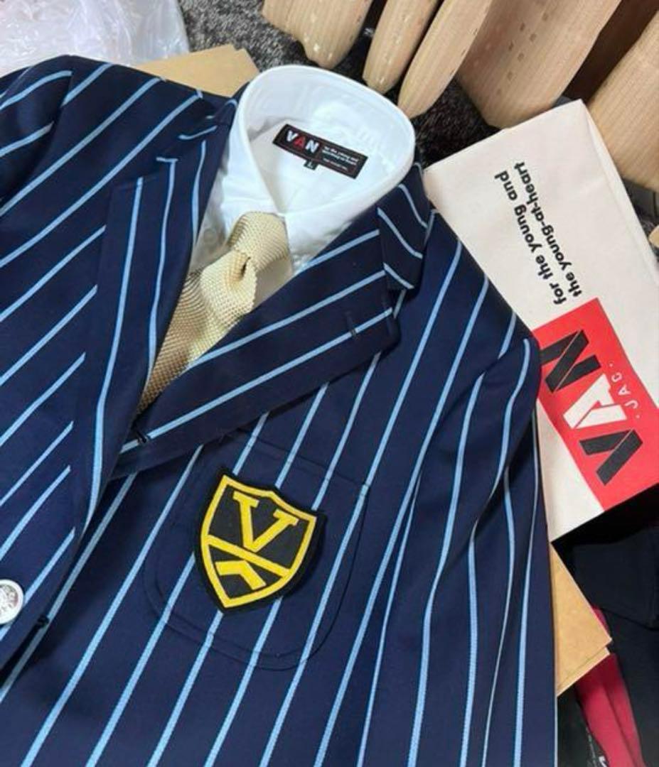 値引、VAN金モールVエンブレム新品未使用品