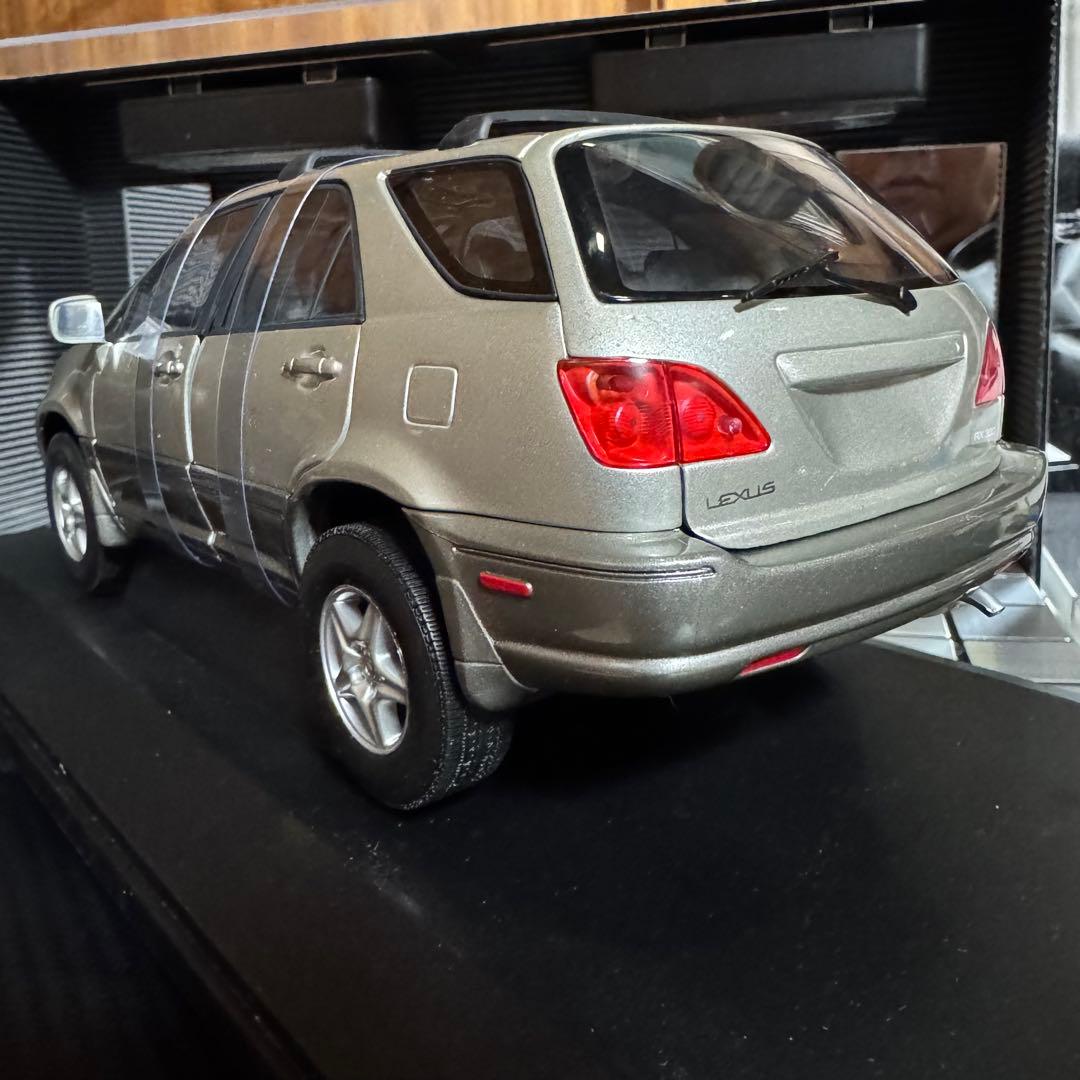 絶版未展示品 オートアート 1/18 レクサス RX 300 シルバー