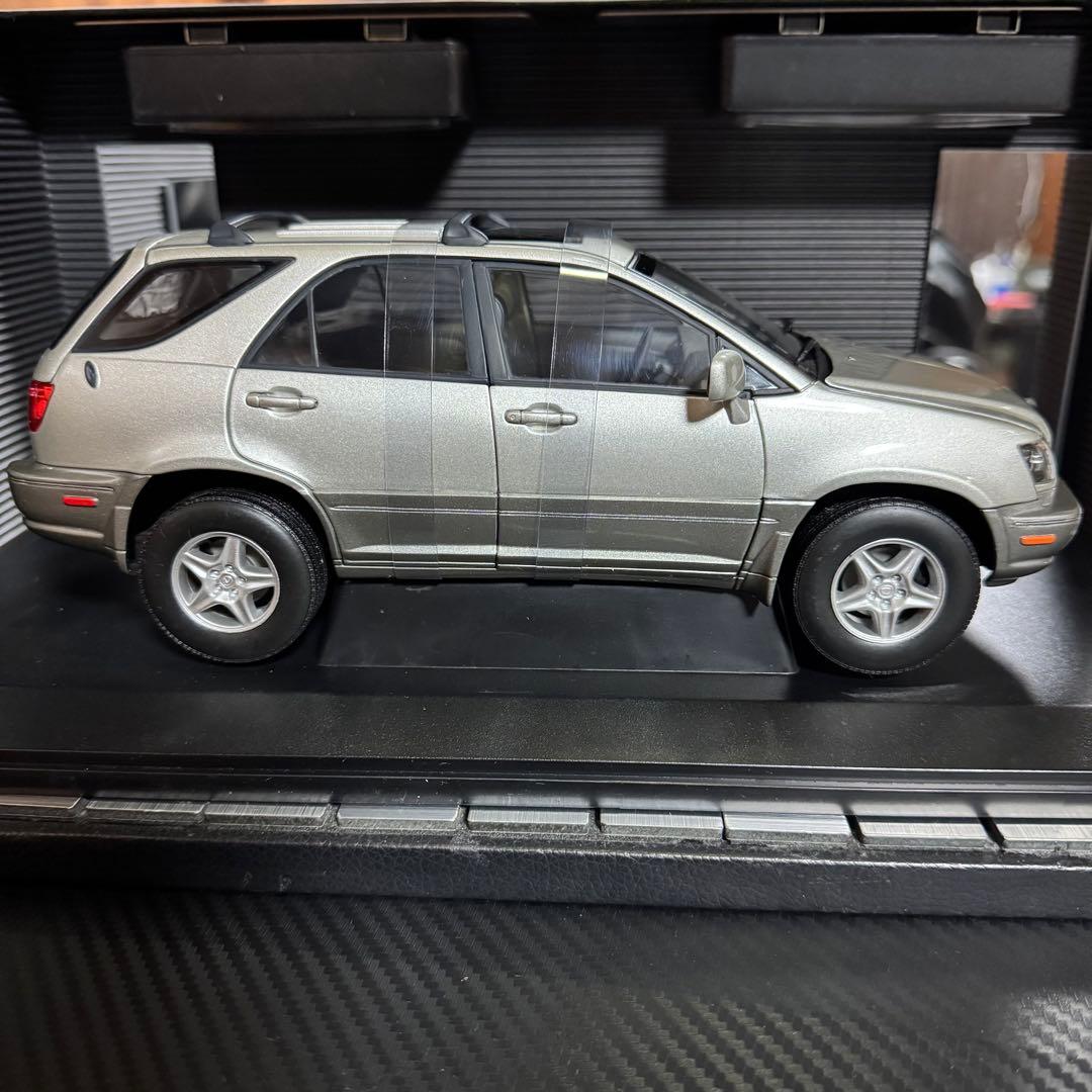 絶版未展示品 オートアート 1/18 レクサス RX 300 シルバー