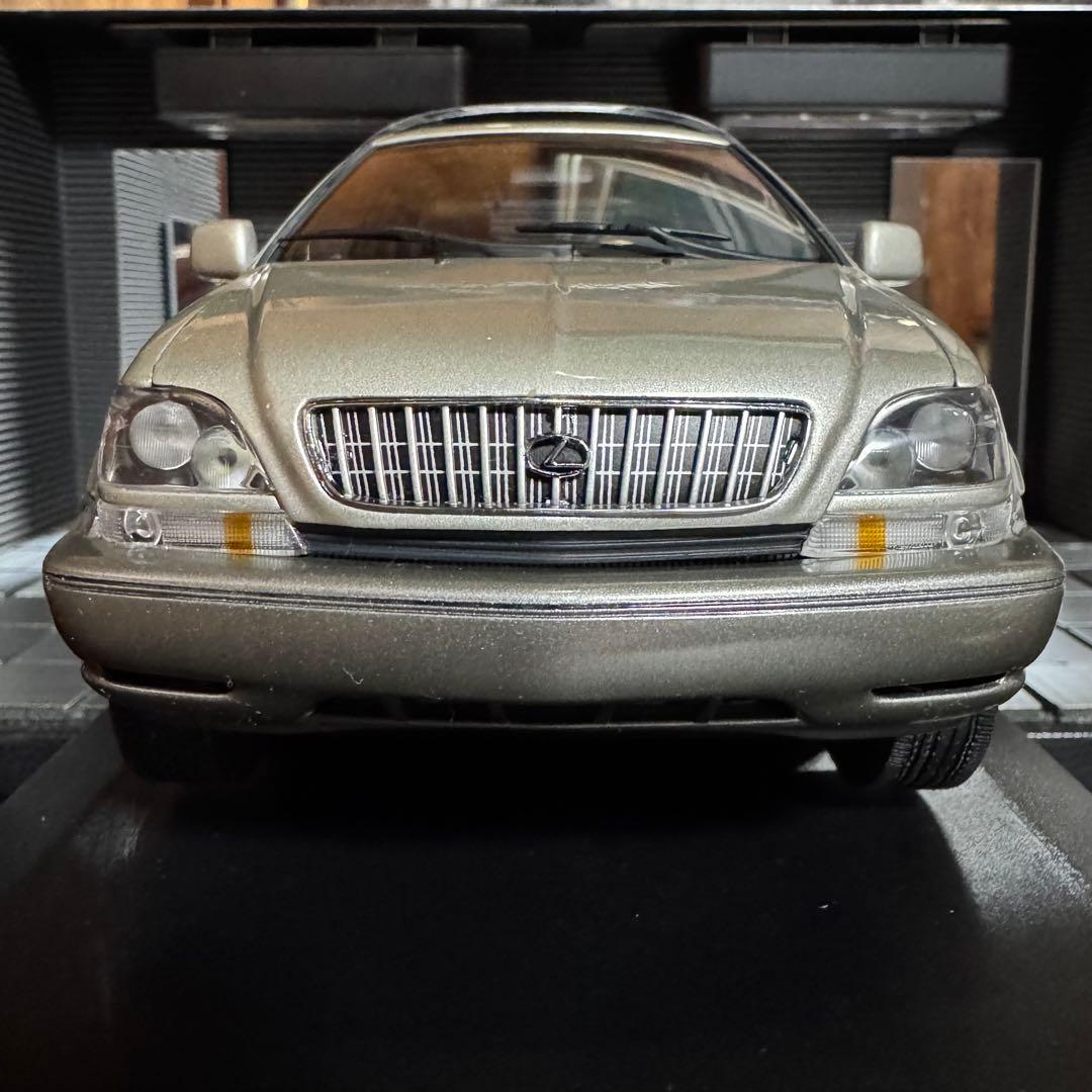 絶版未展示品 オートアート 1/18 レクサス RX 300 シルバー