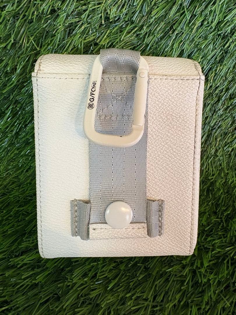 【超美品】G／FORE 距離計収納ケース ホワイト ゴルフアクセサリー 合成皮革