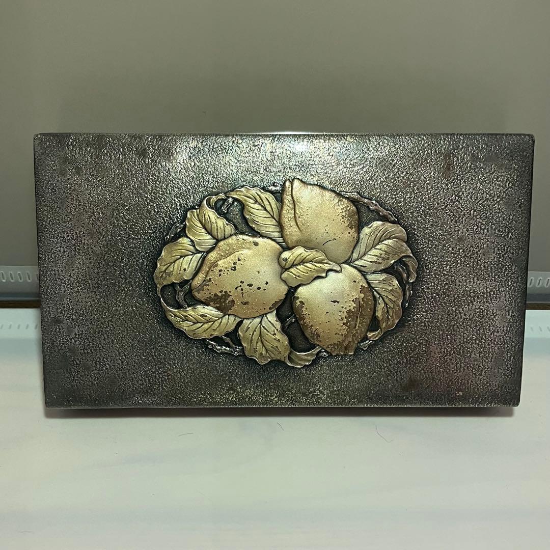 純銀宮本製 小物入れ 文箱 三桃の柄 306g