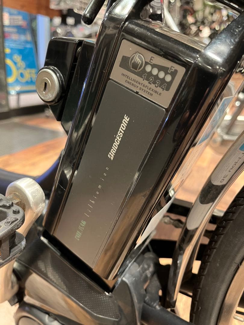 22年4月購入 横浜駅 ブリヂストン 電動アシスト自転車 黒 アシスタU DX