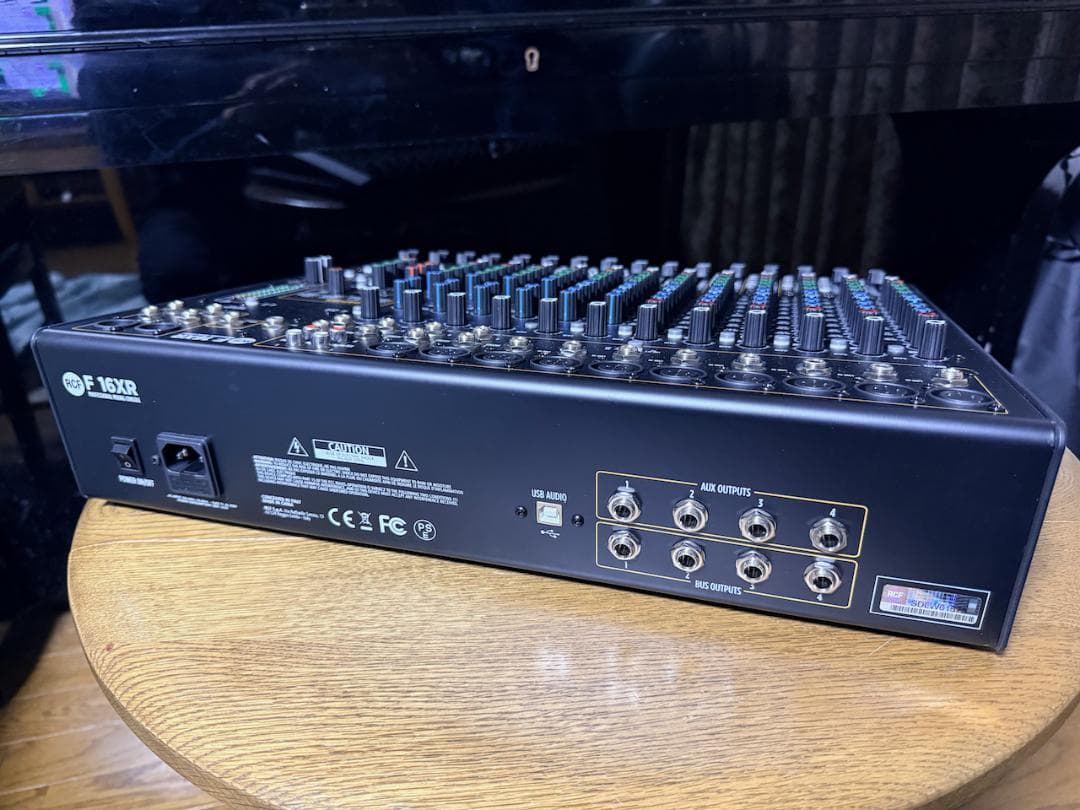 RCF F16XR 16chアナログミキサー USED保証有り