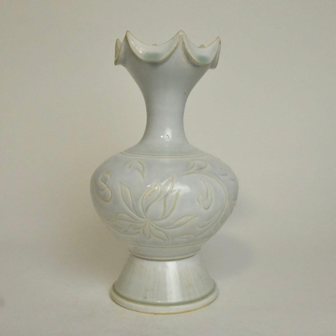 北宋　景徳鎮　青白磁　蓮華文瓶　中国陶磁器