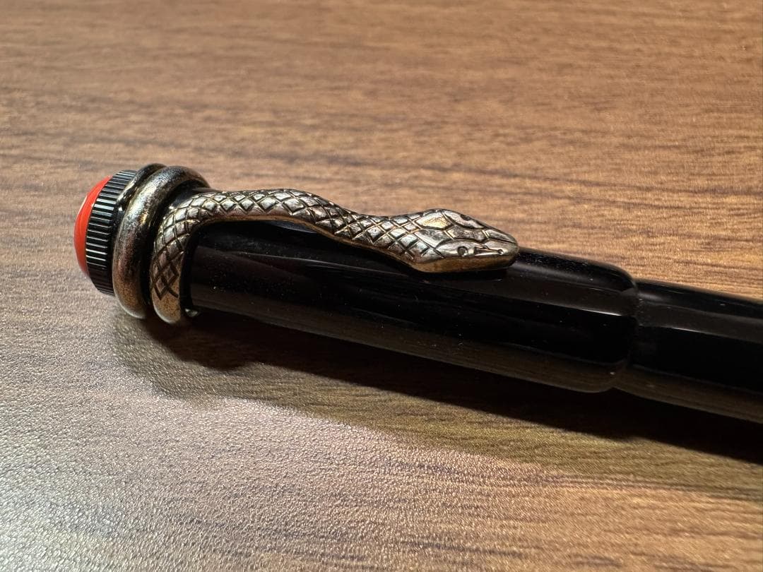 未使用　モンブラン　万年筆　Rouge et Noir　ヘリテイジコレクション