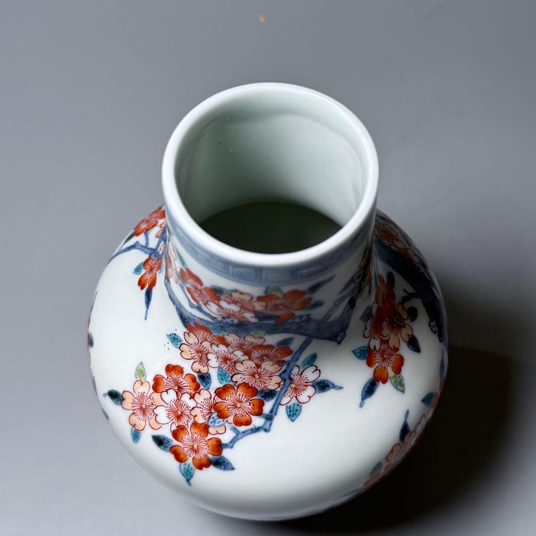 十二代　今泉今右衛門　色鍋島　桜文様花瓶　重要無形文化財指定　納箱付　人気図柄