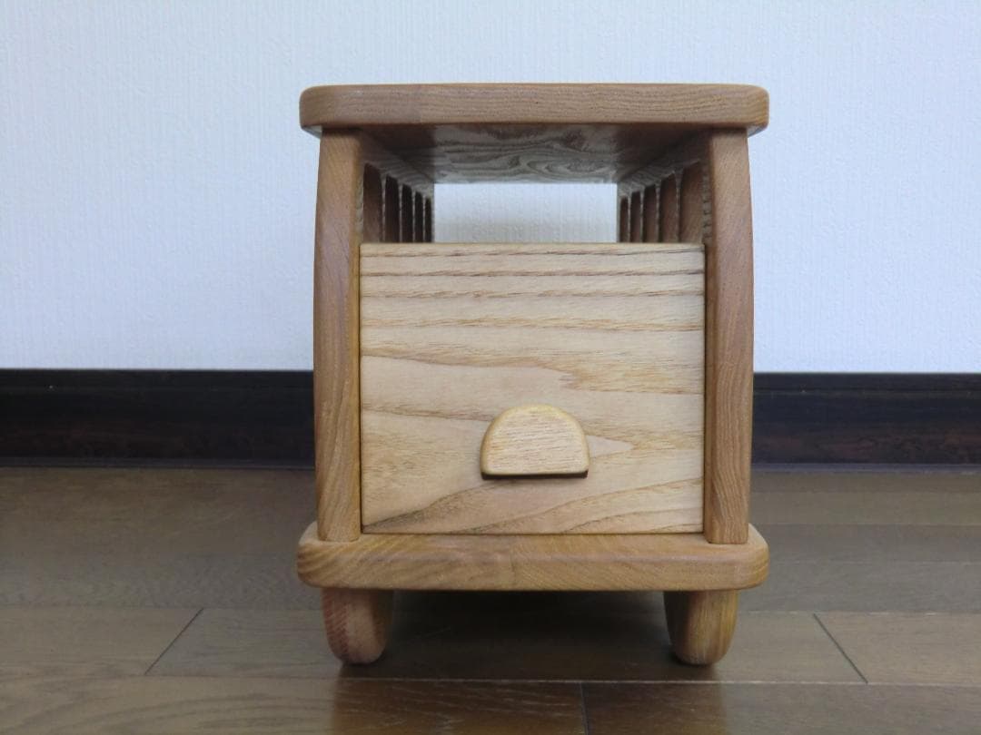 236新品・未使用　木のおもちゃ　手作り木製自動車 バス　木製玩具　乗用玩具