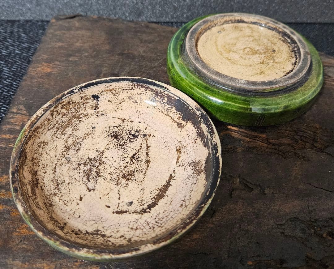 中国古美術　中国古陶磁器　中国古玩　明代　緑交趾　三彩　陽刻浮彫　鳳凰図　香合