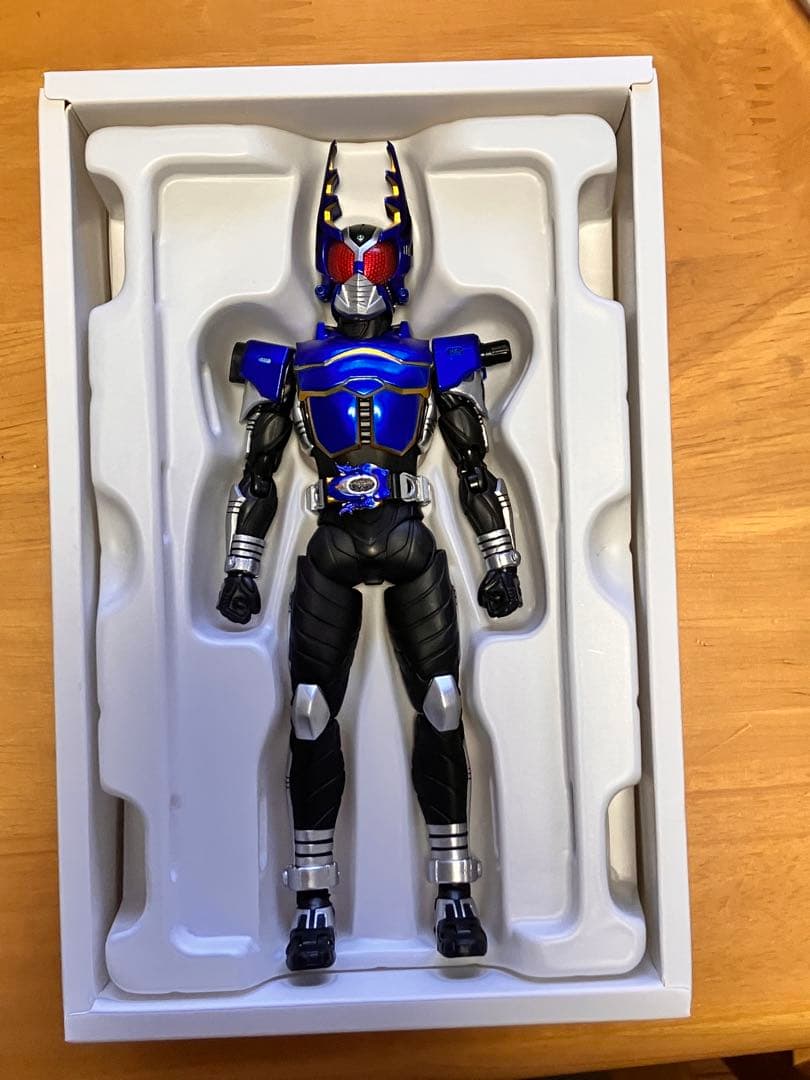 S.H.Figuarts 真骨彫製法 仮面ライダーガタック